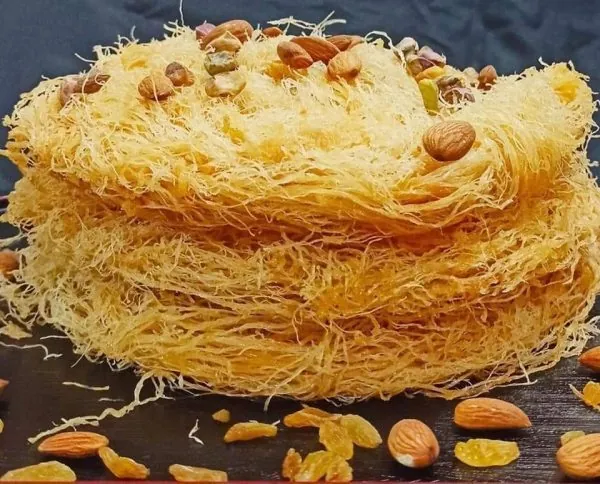 Ghee Roasted Laccha Semai- ঘিয়ে ভাজা লাচ্চা সেমাই